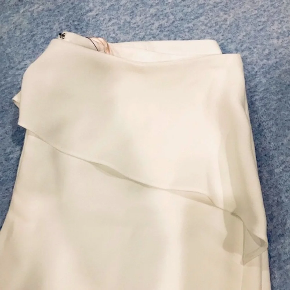 Scripted Front Ruffle Shorts - Cream - Women’s Large NWT - Picture 8 of 8